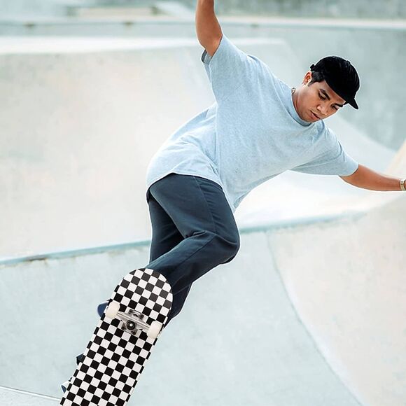 One Funxim Standard Skateboard for Kids 31 x 8 Inch 4 Wheels 7 Layer Maple - Picture 6 of 7